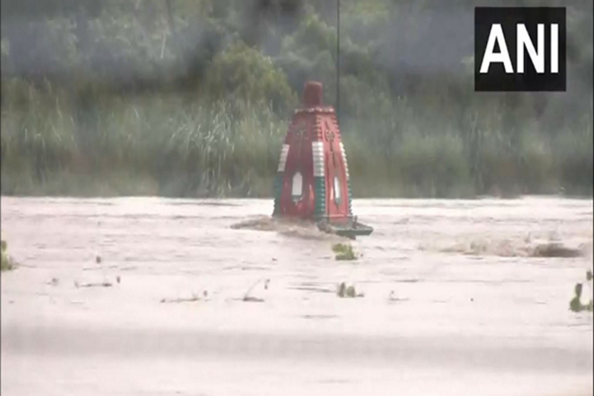Yamuna rising water level leads to severe flooding in parts of Delhi; nearby residents evacuated; relief camps set up