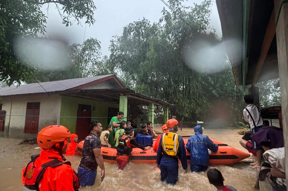 INDONESIA-NORTH SUMATRA-FLOOD-RESCUE