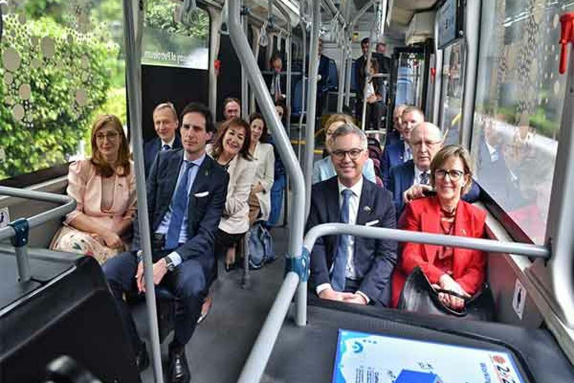 In Delhi, Ursula von der Leyen, EU commissioners take 'Hydrogen Bus' to bilateral talks venue
