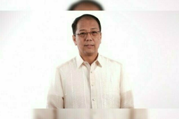 Galvez stays as peace adviser in holdover capacity