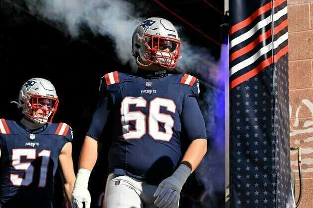 Patriots LT Will Campbell (leg) carted off field vs. Bengals