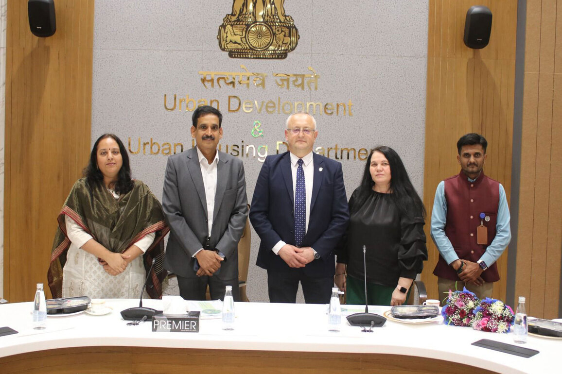 Mayor of Milisauti town, Romania visits Gujarat, explores state's smart infrastructure