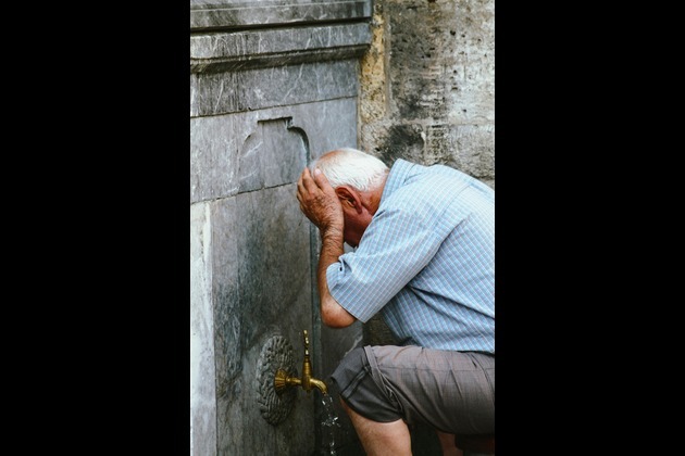 Early heatwave grips Europe, leaving 8 dead and nations on alert