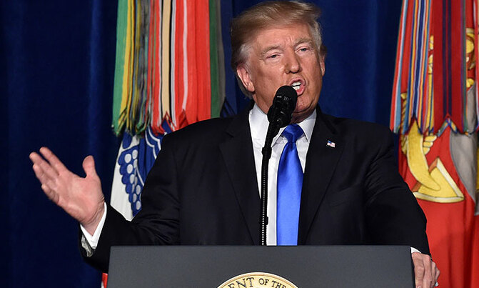 Trump backs off Afghan withdrawal, lambasts Pakistan Trump backs off Afghan withdrawal, lambasts Pakistan