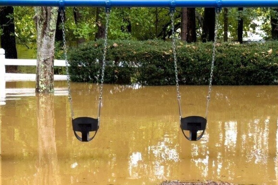 Exhibit in DC tells stories of North Carolina extreme weather survivors 
