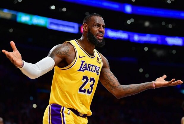 LeBron James' agent refutes trade speculation