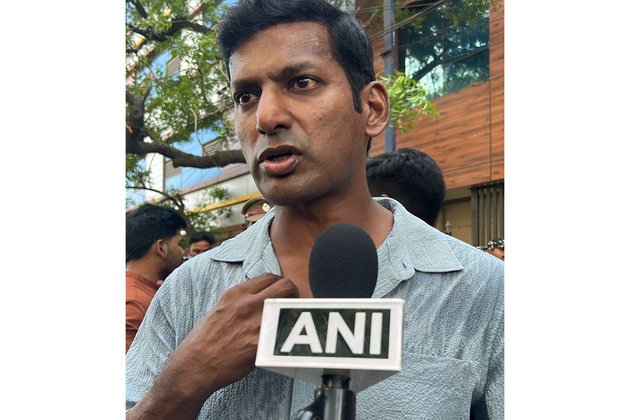 Actor Vishal Reddy cycles to polling booth in Chennai