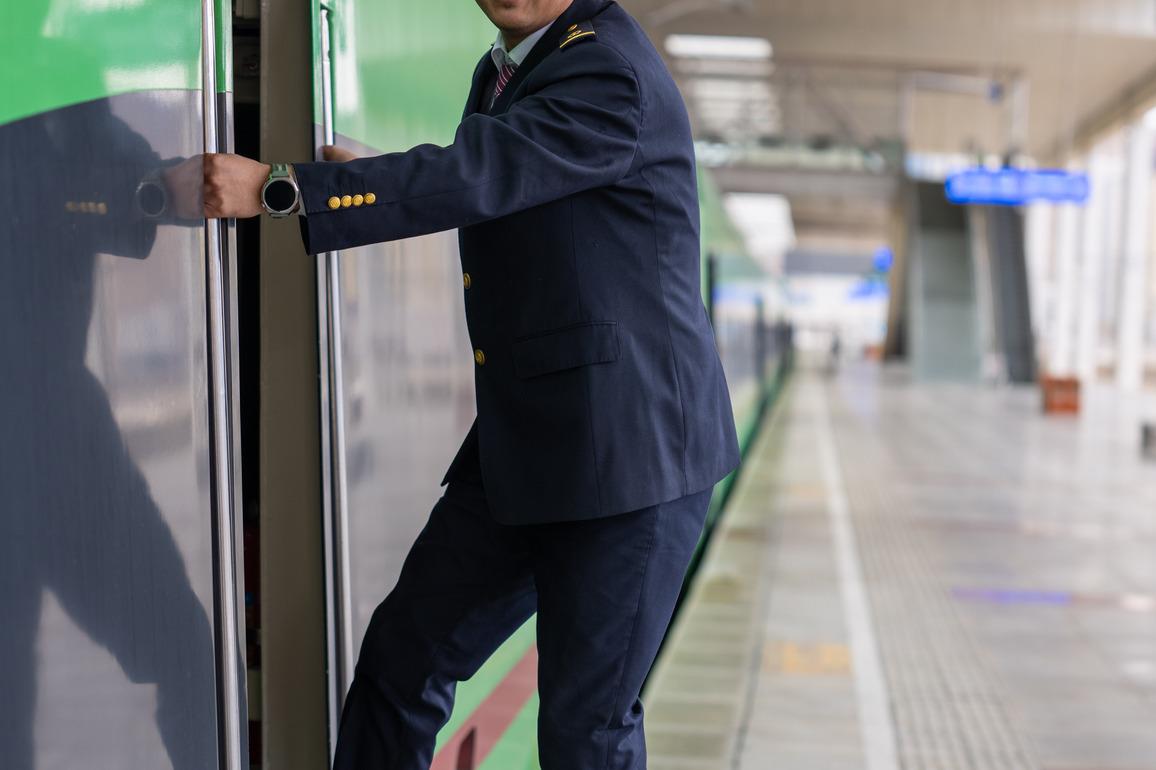 (InXizang) CHINA-XIZANG-TRAIN DRIVER (CN)