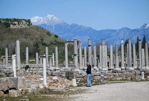 Mideast in Pictures: A visit to famous historic sites in Trkiye's Antalya