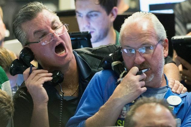 U.S. stocks close sharply lower, Dow Jones drops 390 points