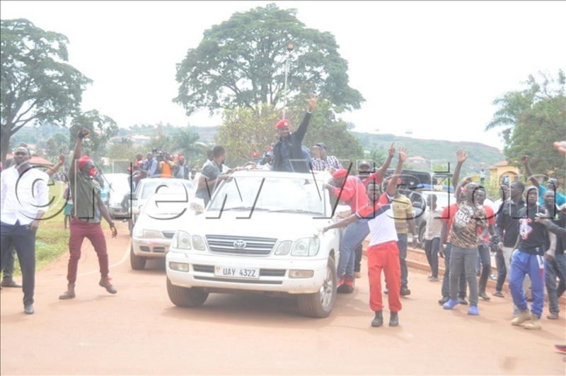  Police battles Bobi Wine supporters in Bugembe town council.