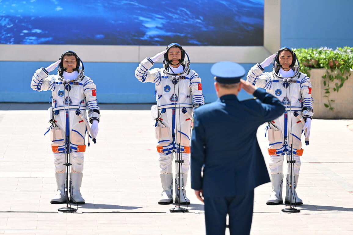 PhotoFlash | Send-off ceremony held for Chinese astronauts of Shenzhou-20 mission