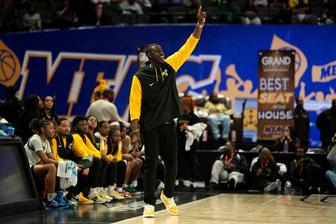 Auburn women's basketball hires Norfolk State coach Larry Vickers - WAKA 8