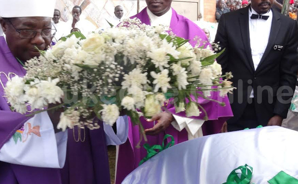Bannaddiini nga bassa ekimuli ku keesi y'omugenzi Matia Nsubuga Birekeraawo ku ntaana ye oba giyite enju ye ey'olubeerera Bannaddiini nga bassa ekimuli ku keesi y'omugenzi Matia Nsubuga Birekeraawo ku ntaana ye oba giyite enju ye ey'olubeerera