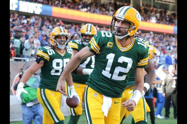 Aaron Rodgers, Packers hope to take advantage of banged-up Niners