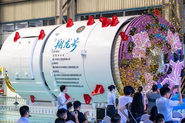 Chinese economy sees new growth momentum via manufacturing upgrade