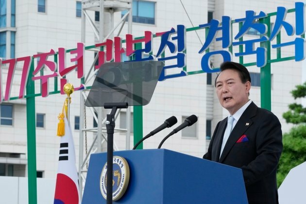 South Korean Leader: Seoul Wont Seek Own Nuclear Deterrent