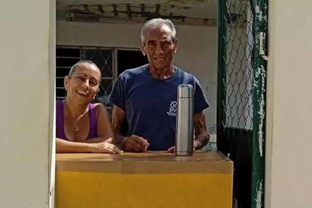 Cuban Scientist Sells Shots of Coffee to Survive Retirement - Havana Times