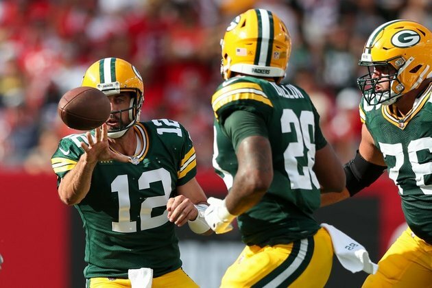 Packers avoid late-game comeback to edge Bucs