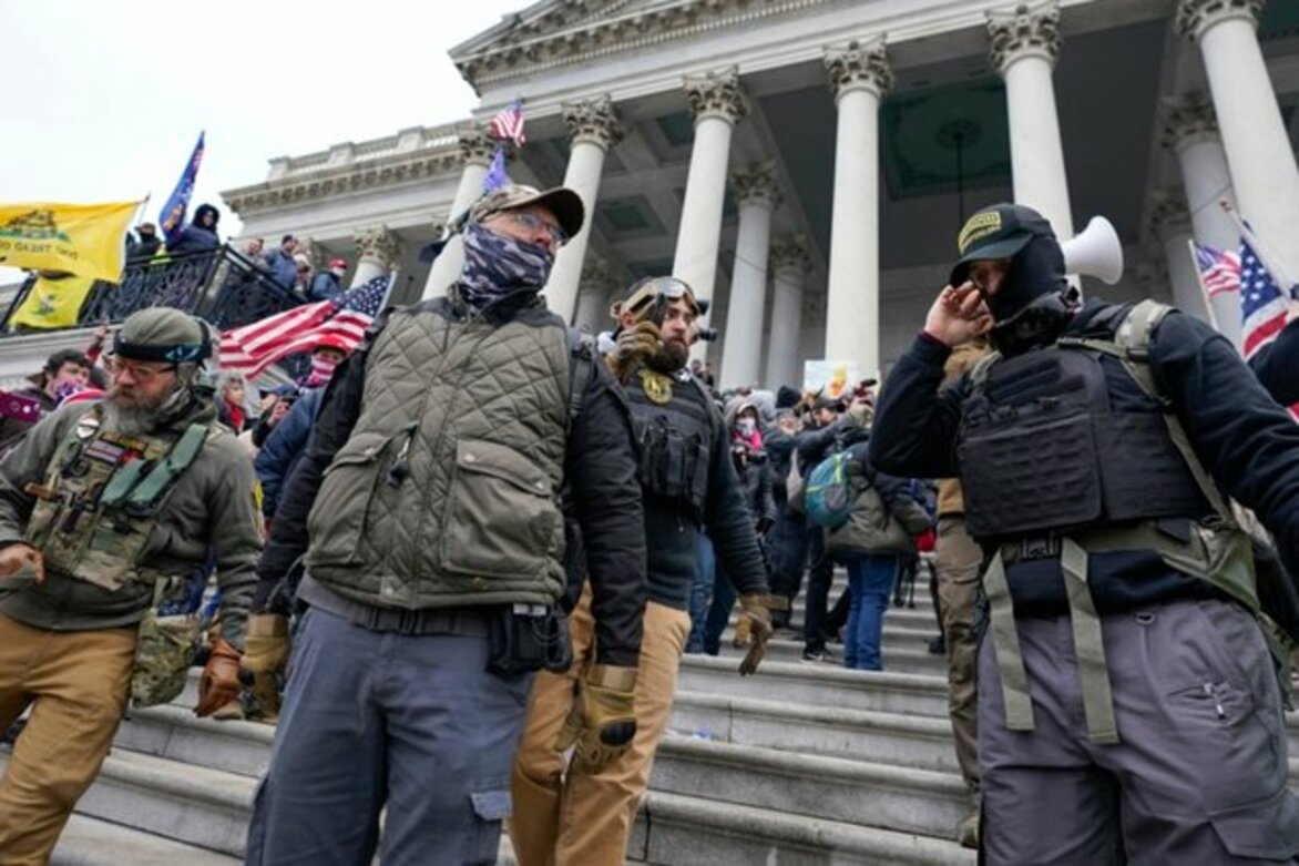 Two More Oath Keepers Sentenced in Storming of US Capitol