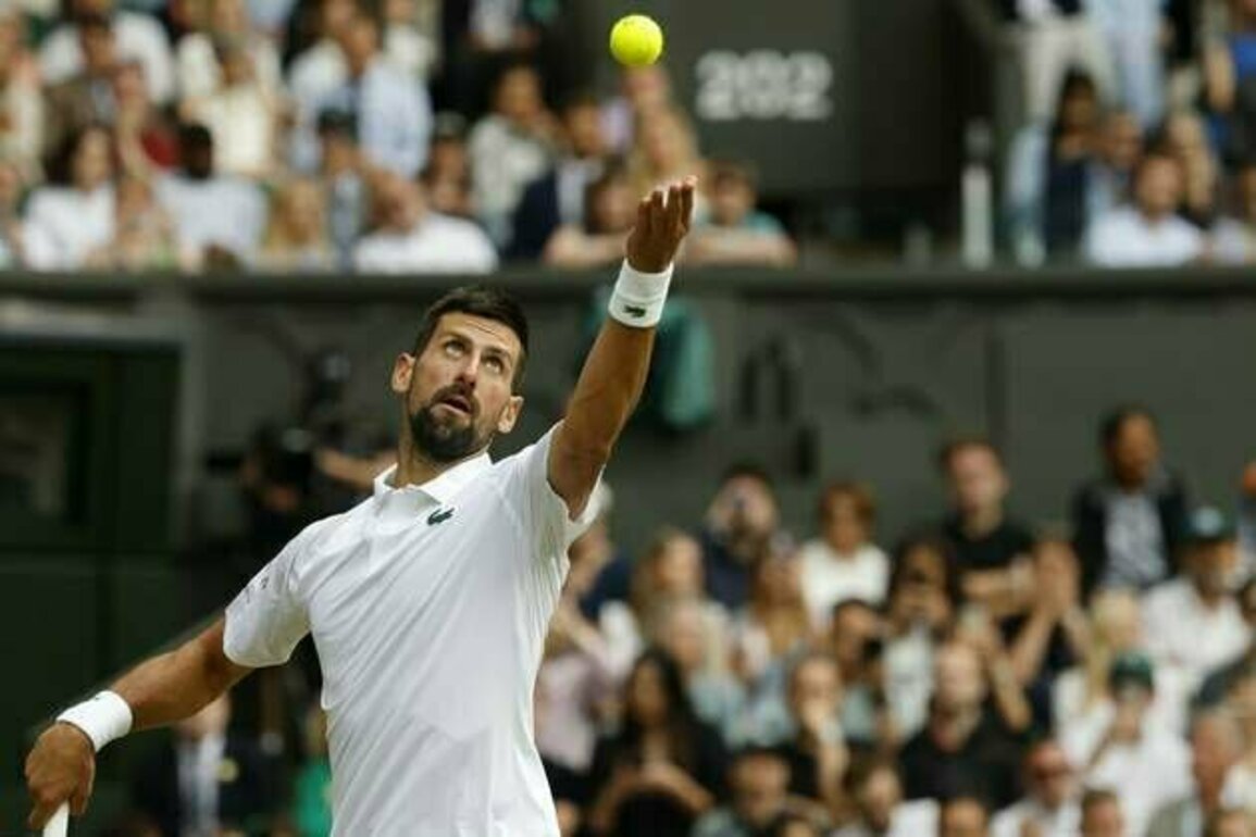 Novak Djokovic, in pursuit of eighth Wimbledon title, advances to quarterfinals
