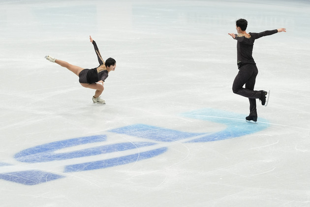 (SP)CHINA-BEIJING-FIGURE SKATING-ISU FOUR CONTINENTS-PAIRS-FREE SKATING (CN)