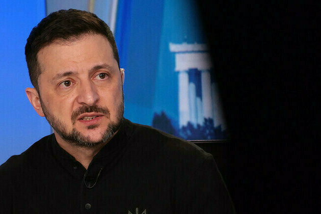 Zelensky responds to resignation calls from pro-Kiev hawk