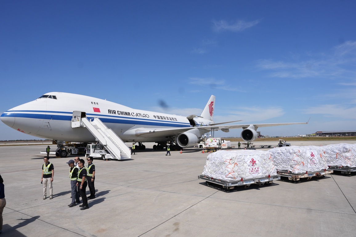 CAMBODIA-PHNOM PENH-CHINA-EMERGENCY HUMANITARIAN SUPPLIES-ARRIVAL (CN)