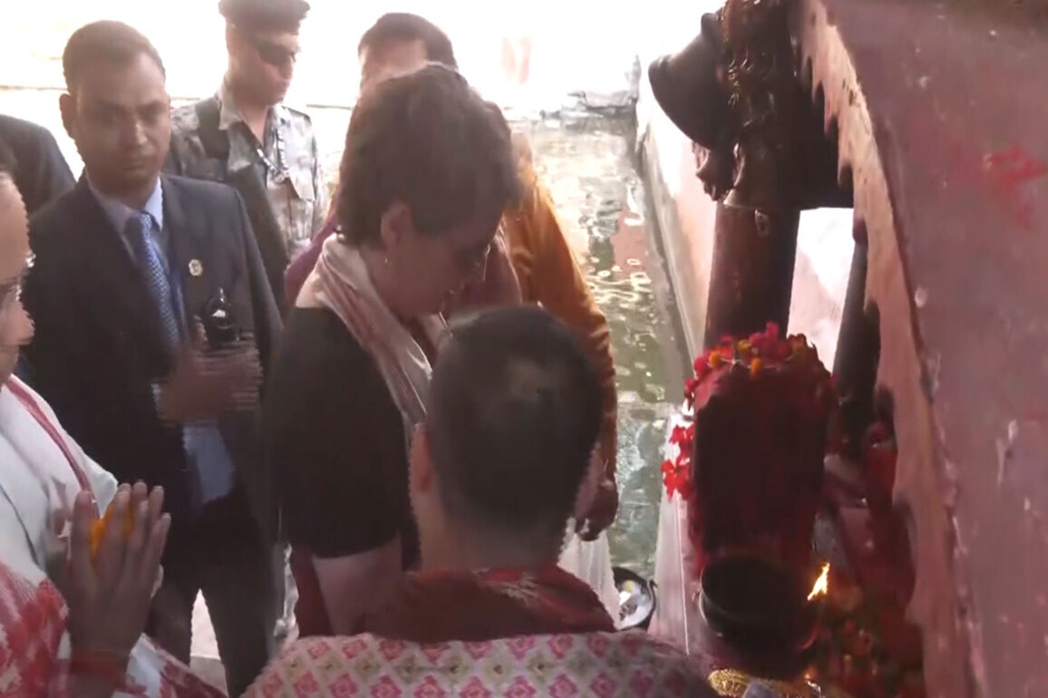 Priyanka Gandhi Vadra, Gaurav Gogoi offer prayers at Maa Kamakhya Temple in Guwahati