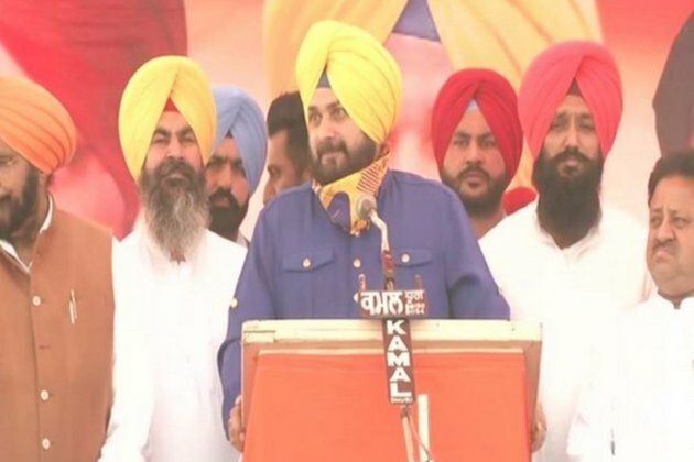 Will sit on hunger strike if files relating to sacrilege of Guru Granth Sahib not opened: Navjot Singh Sidhu