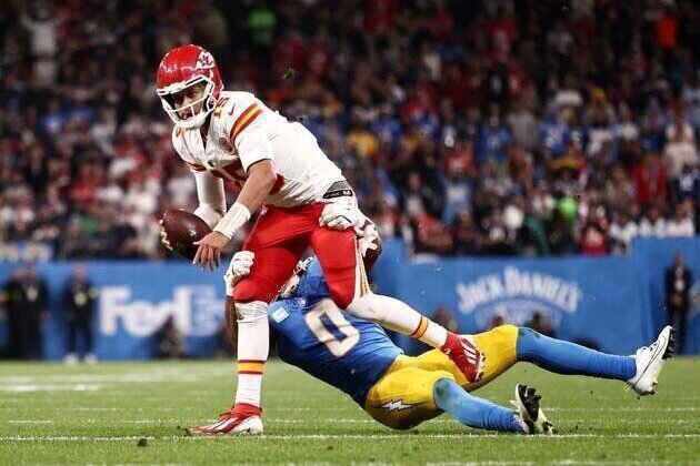 Desperate Chiefs host Chargers fighting to keep playoff streak alive