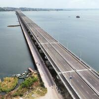 (Hello Africa) Chinese-built mega bridge revives economy in Tanzania