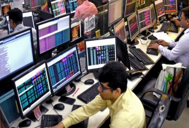 Sensex, Nifty closed in red; investors waiting for RBI decision on rate cut says experts