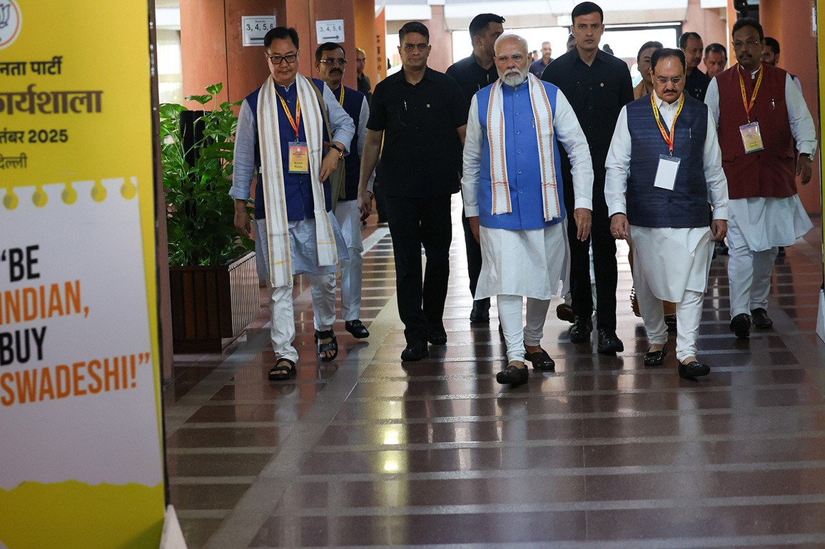 PM Modi attends 'Sansad Karyashala' in Delhi; gives "visionary guidance" to MPs