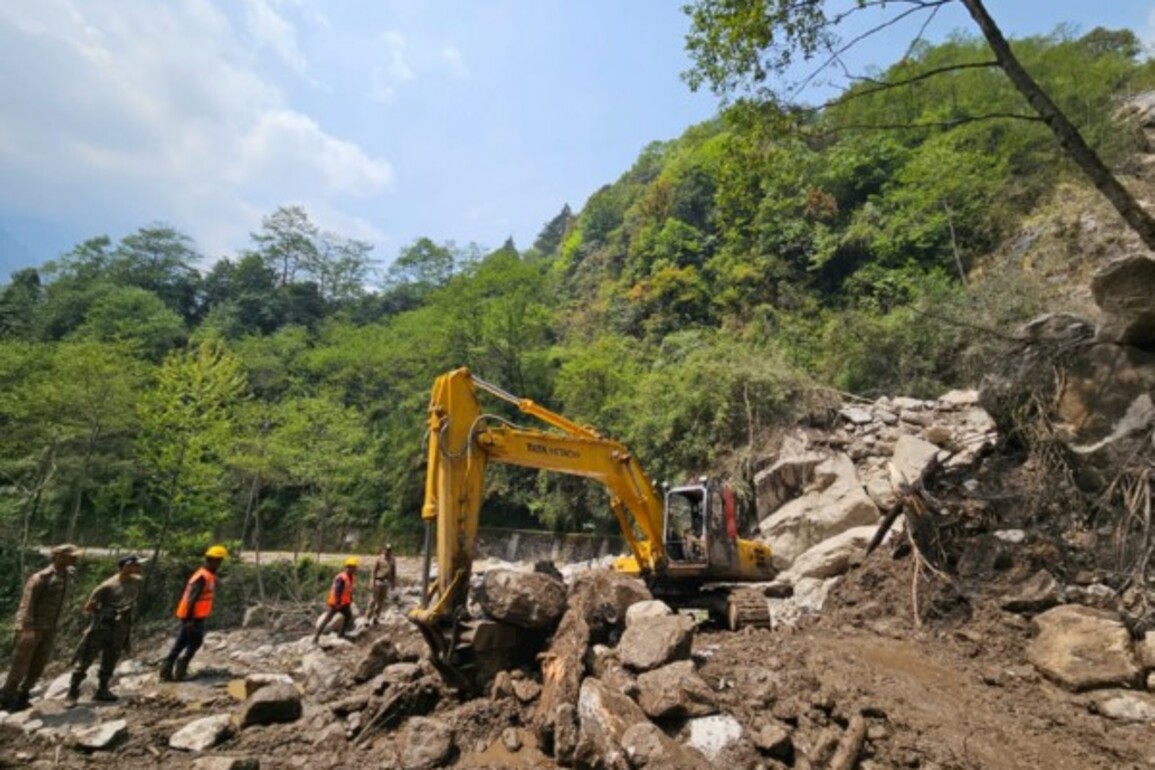 Sikkim landslides: BRO undertakes restoration works to evacuate over 1,000 stranded tourists