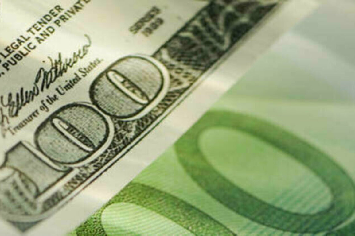 Dollar outpaces euro in global payments