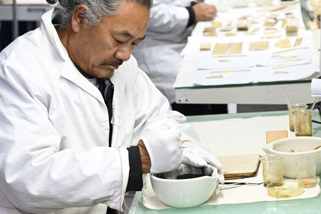 (InXizang) CHINA-XIZANG-POTALA PALACE-PATTRA-LEAF SCRIPTURES-REPAIRING-ACHIEVEMENT(CN)