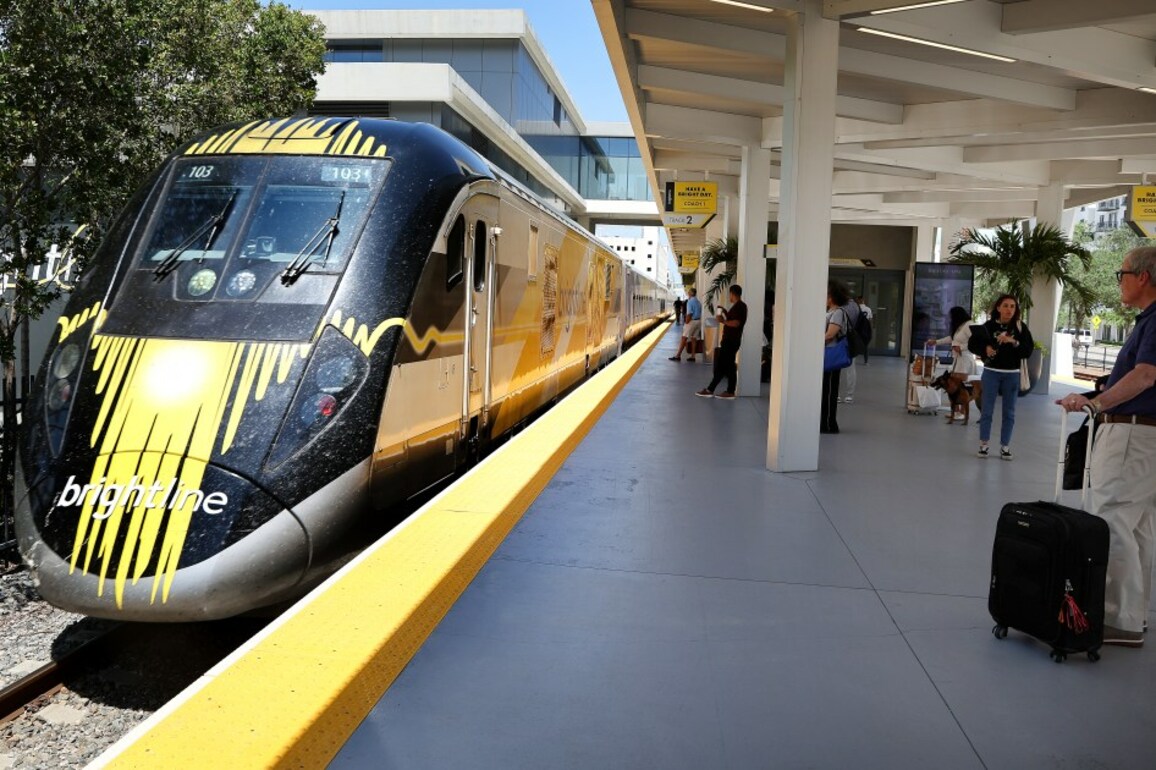 Brightline unveils rewards program to replace commuter passes