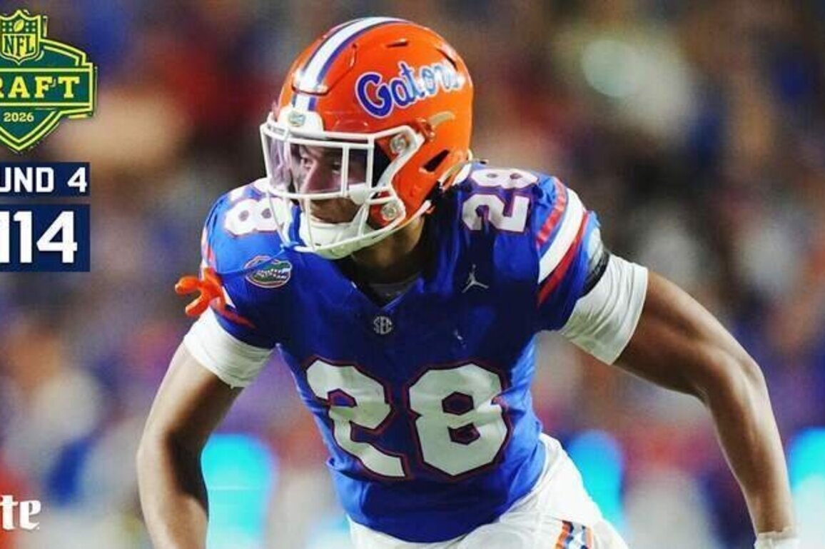 Cowboys select Devin Moore in fourth-round of 2026 NFL Draft