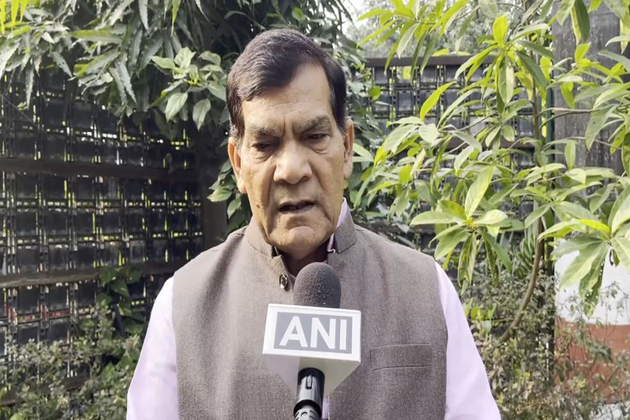 "These people see their family's benefit in everything": UP Minister AK Sharma on Akhilesh Yadav's remark
