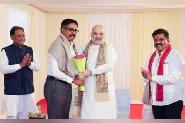 Delhi: Amit Shah meets officers behind successful anti-Naxal ops in Chhattisgarh, congratulates them on historic success
