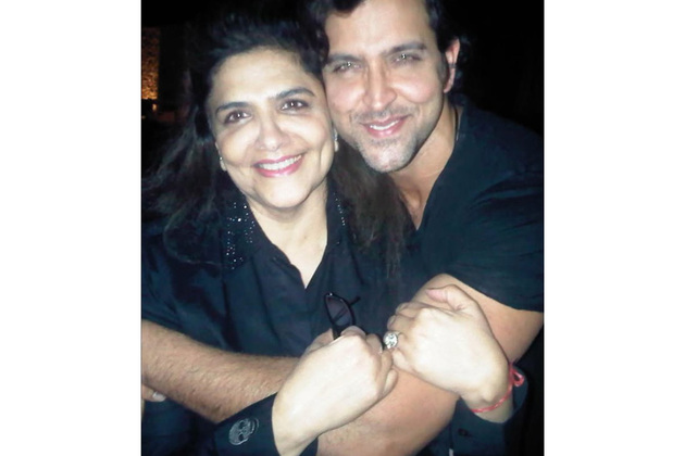 Hrithik Roshan wishes his mother on birthday, calls her "Benjamin Button mom"