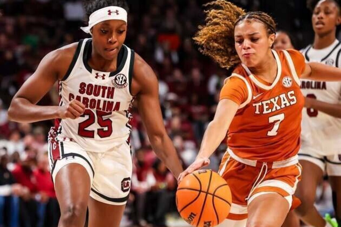 No. 2 South Carolina edges No. 4 Texas, maintains SEC superiority