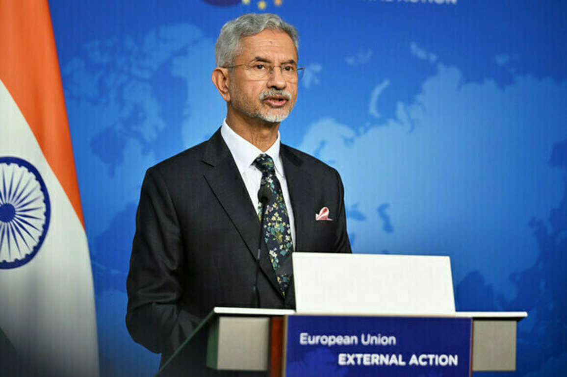 India slams Western double standards on energy