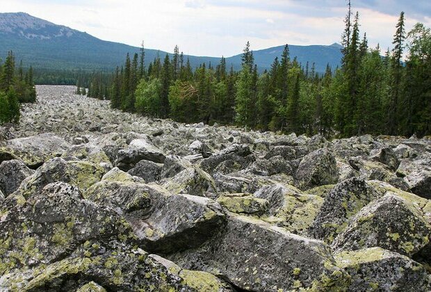 In Russia, some rivers run with stones! Wait, what