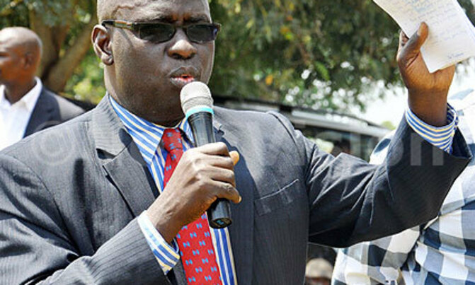 'Keep politics out of development projects' 'Keep politics out of development projects'