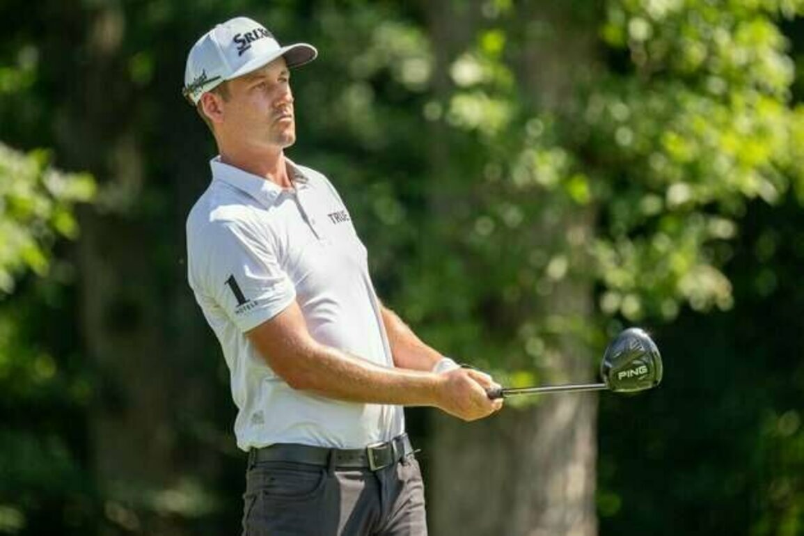 Andrew Putnam (back) pulls out of John Deere Classic