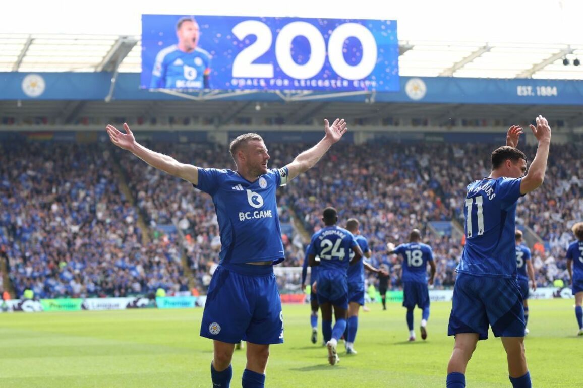 Jamie Vardy nets 200th Leicester City goal in farewell game - ESPN
