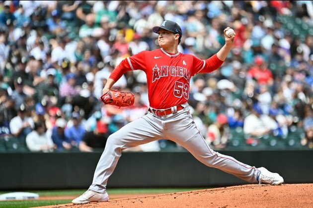 Angels recall RHP Janson Junk, option LHP Kenny Rosenberg