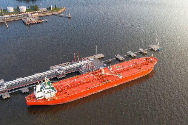 US eases Russian oil sanctions